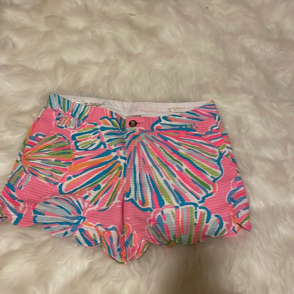 Lilly Pulitzer Light Pink, Green and Blue Buttercup Short Size 8